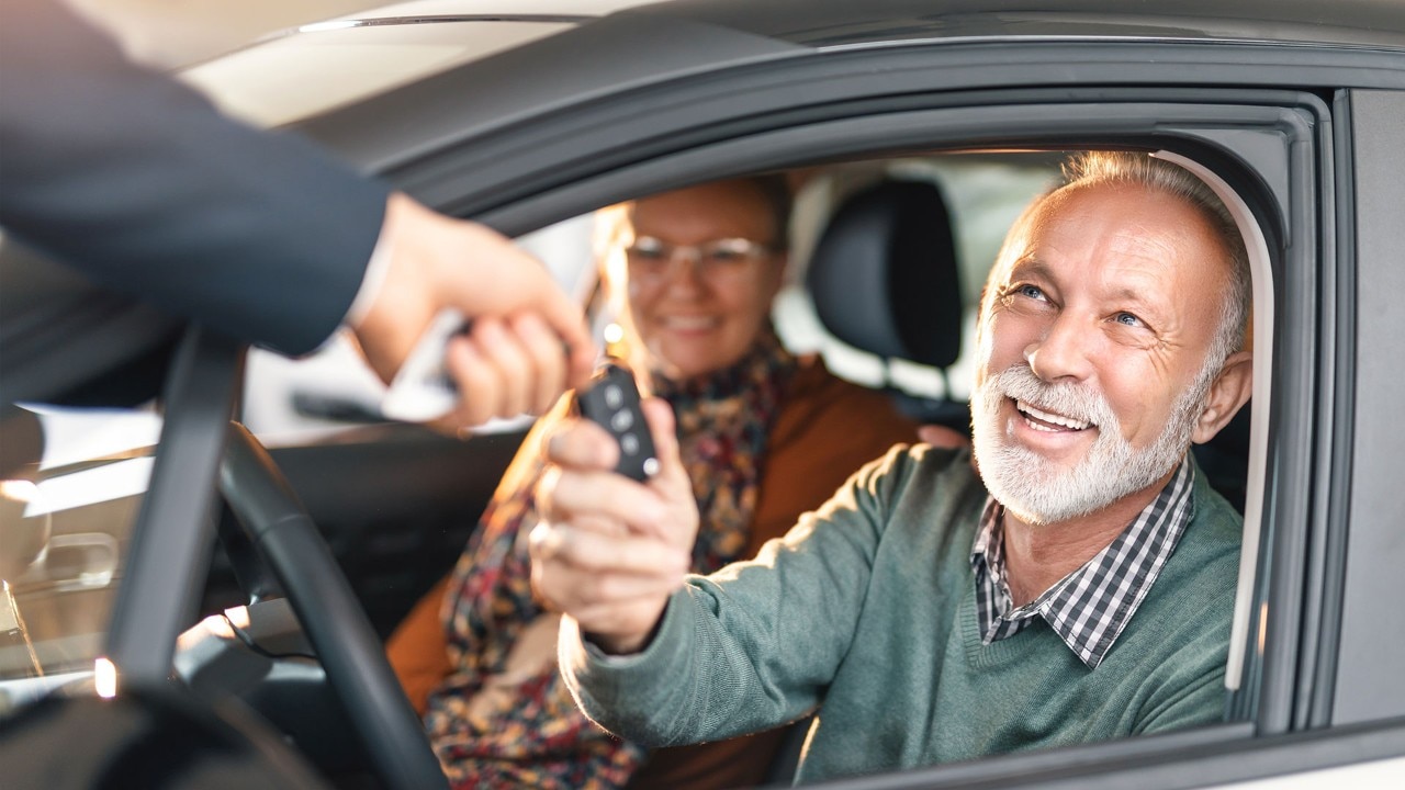 Шофьори заместители